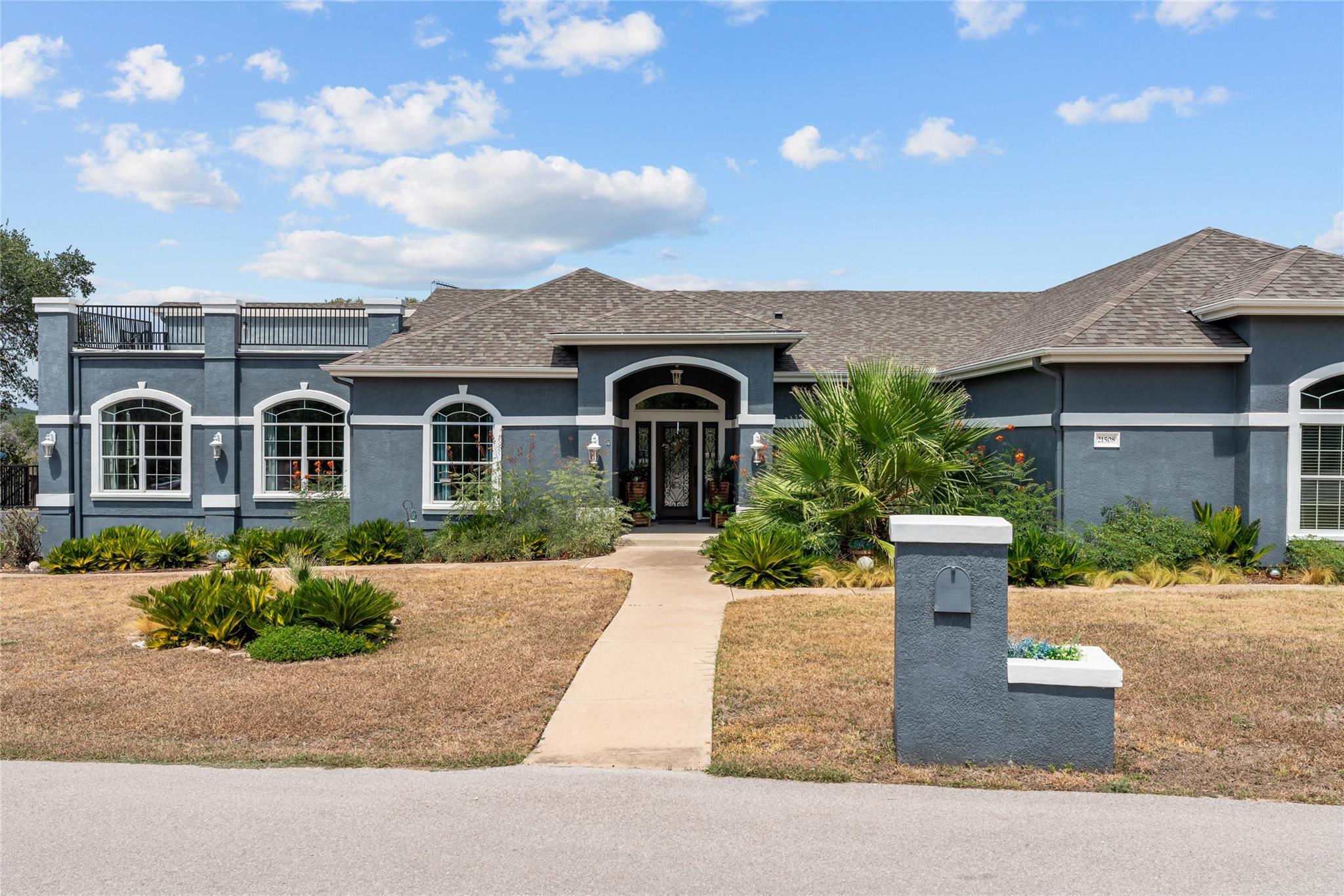 21508 Lake Park