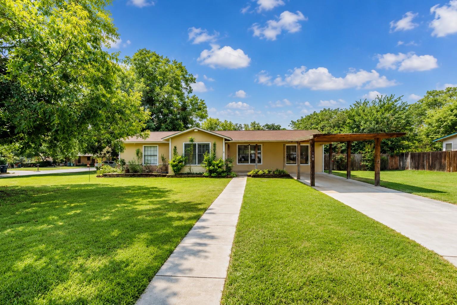 140 Hillcrest