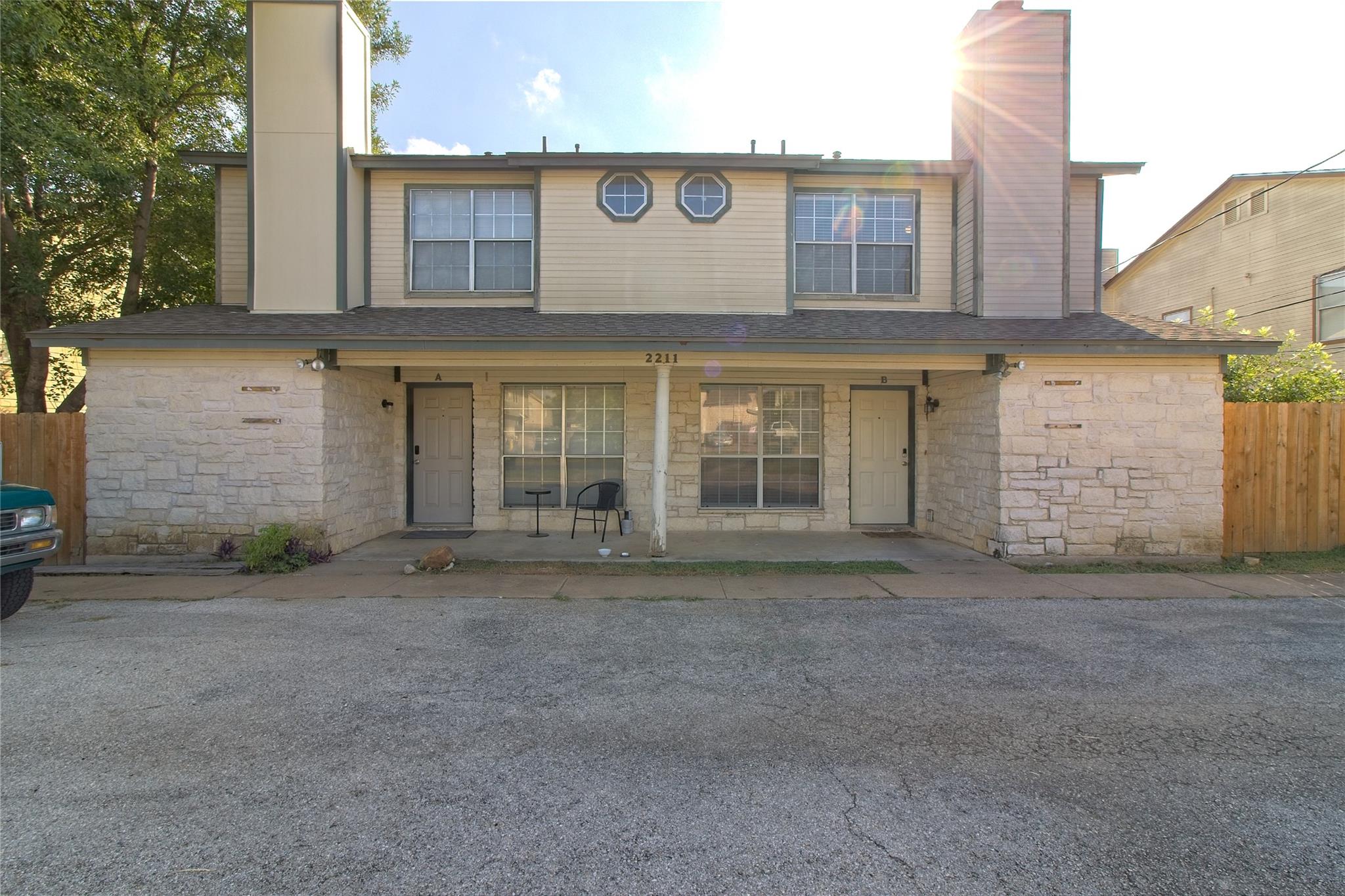 2211 Creekside