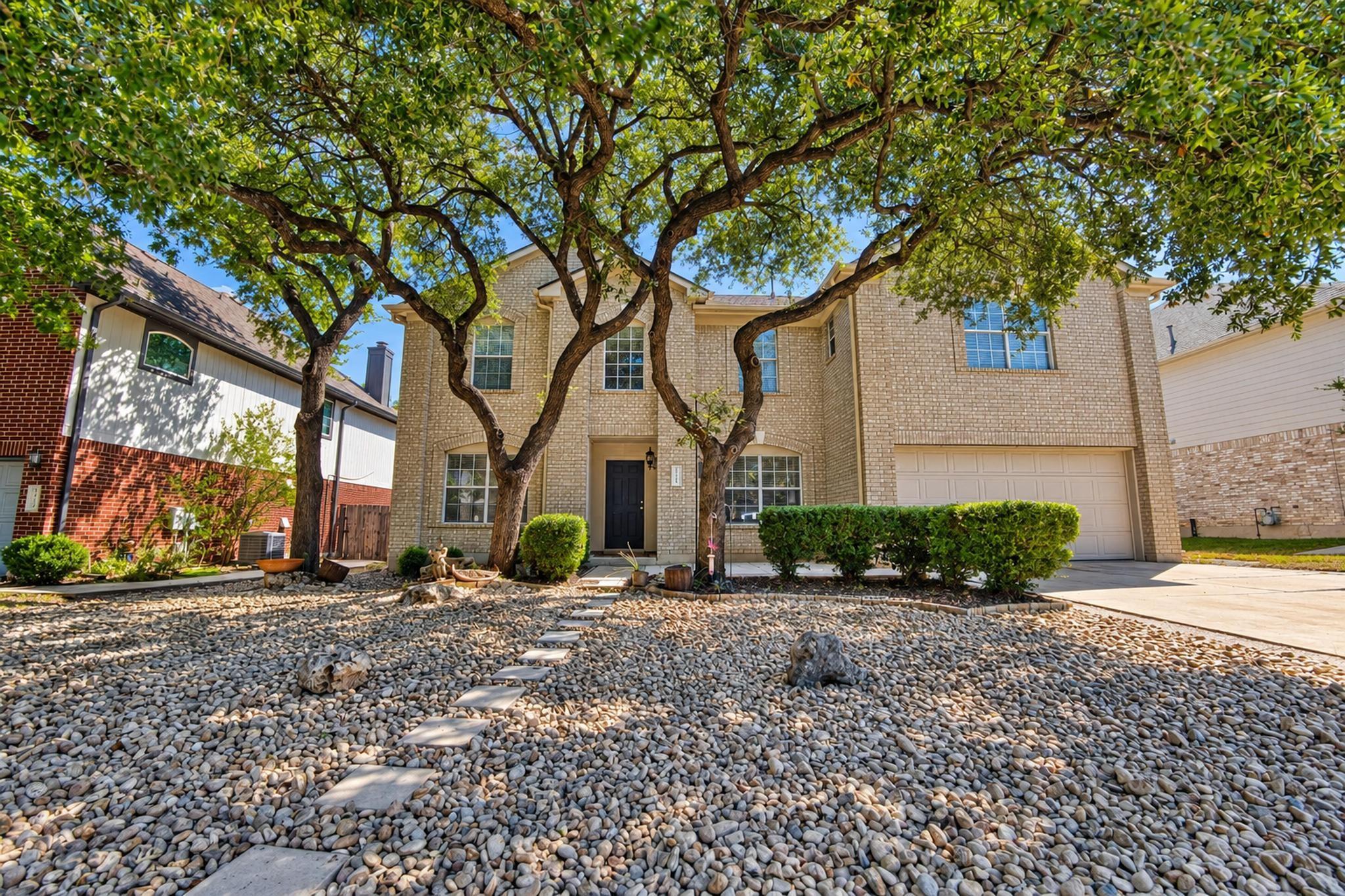 2616 Oakwood Glen
