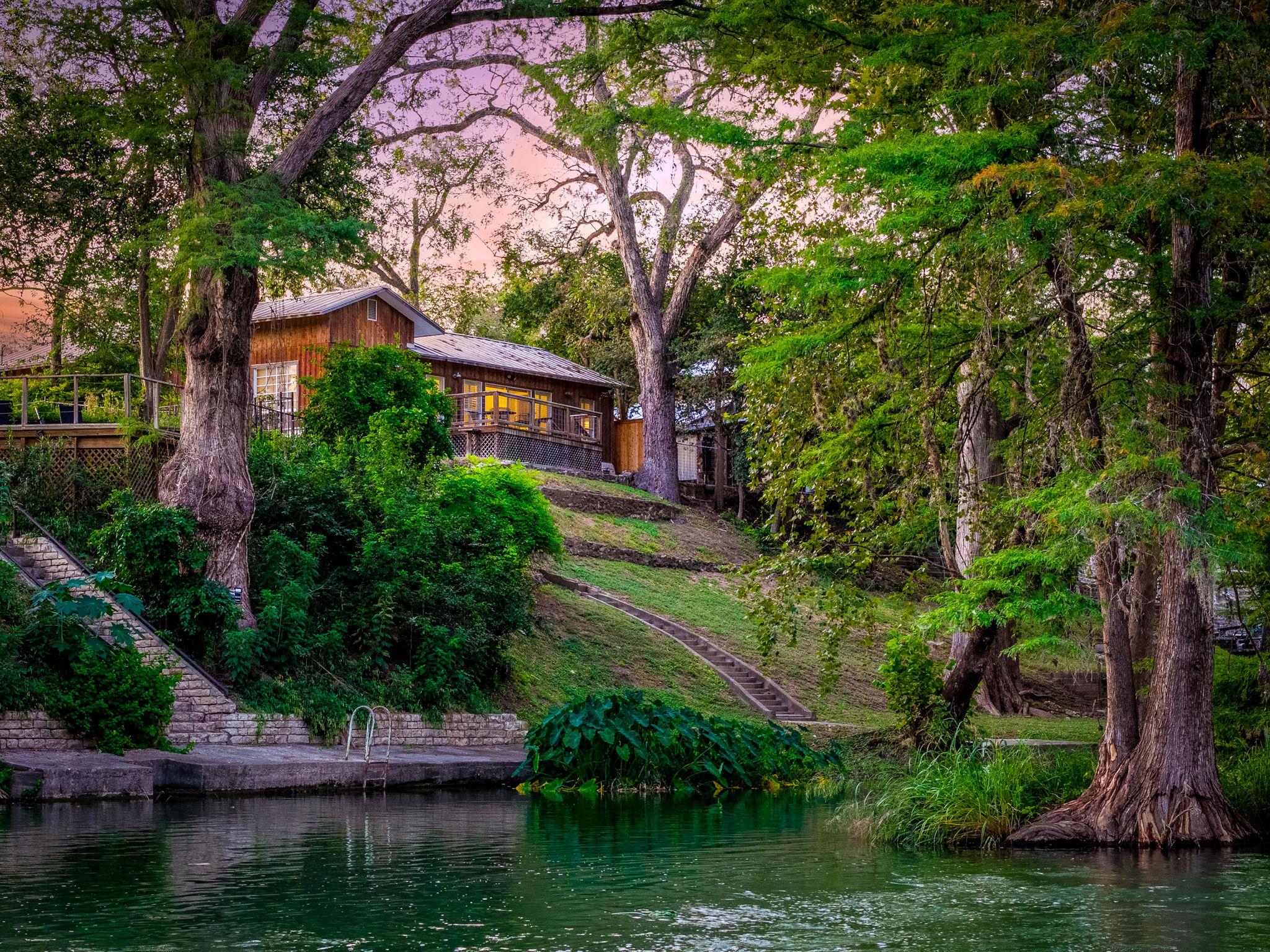 2221 GRUENE RD