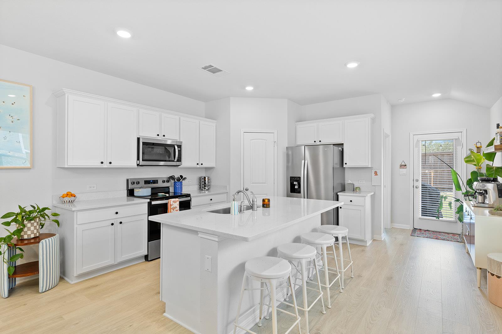 421 Lone Cedar