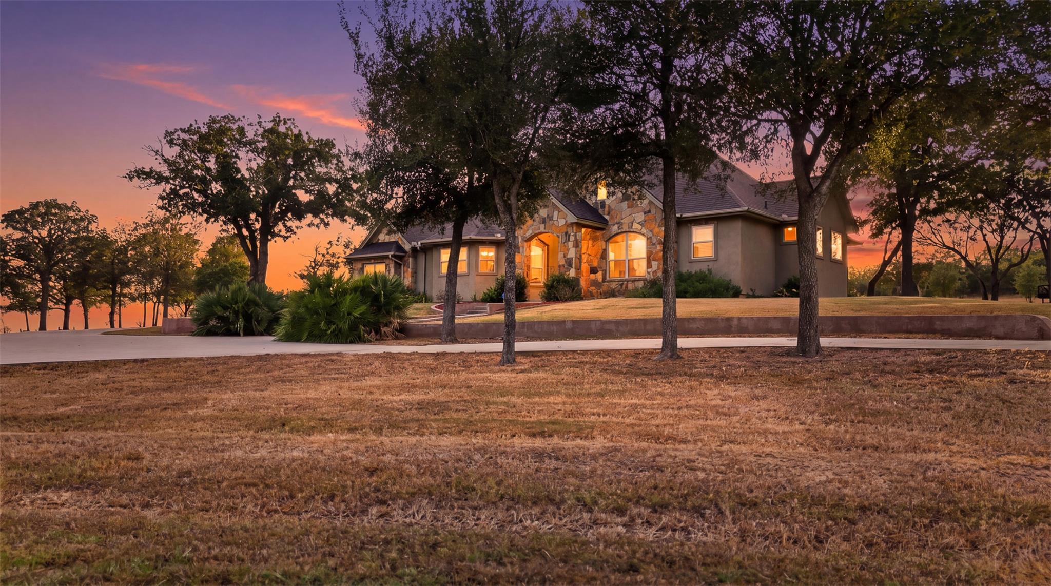 432 Creekwood
