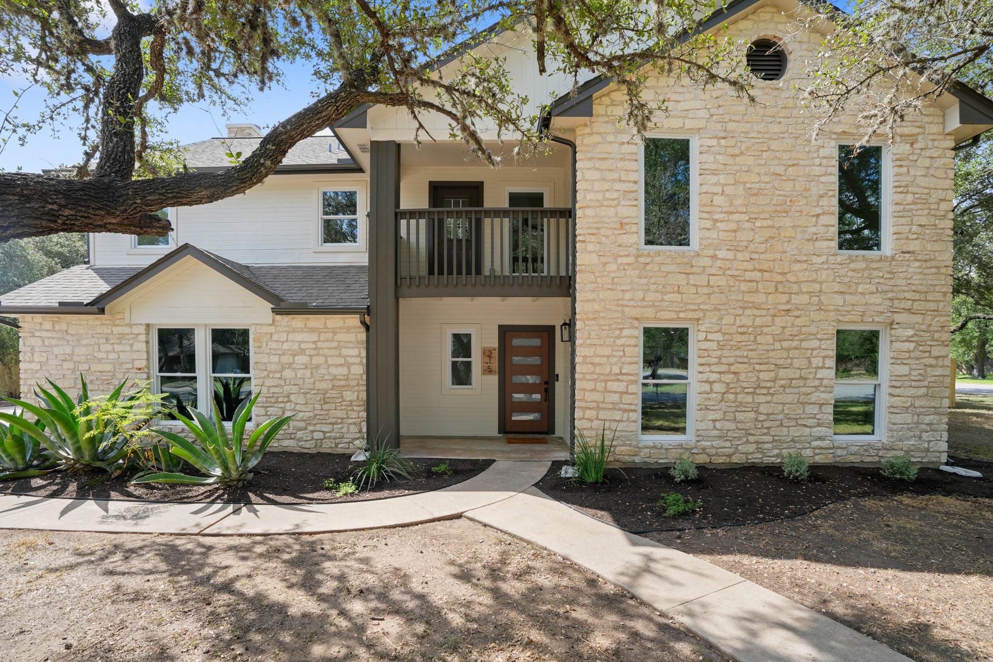 215 Dewberry