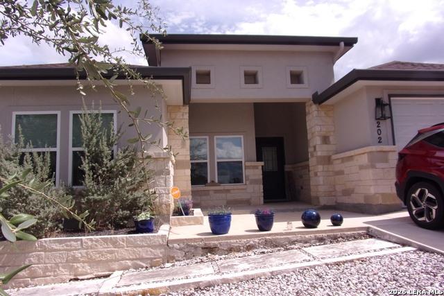 202 ROY NICHOLS DR