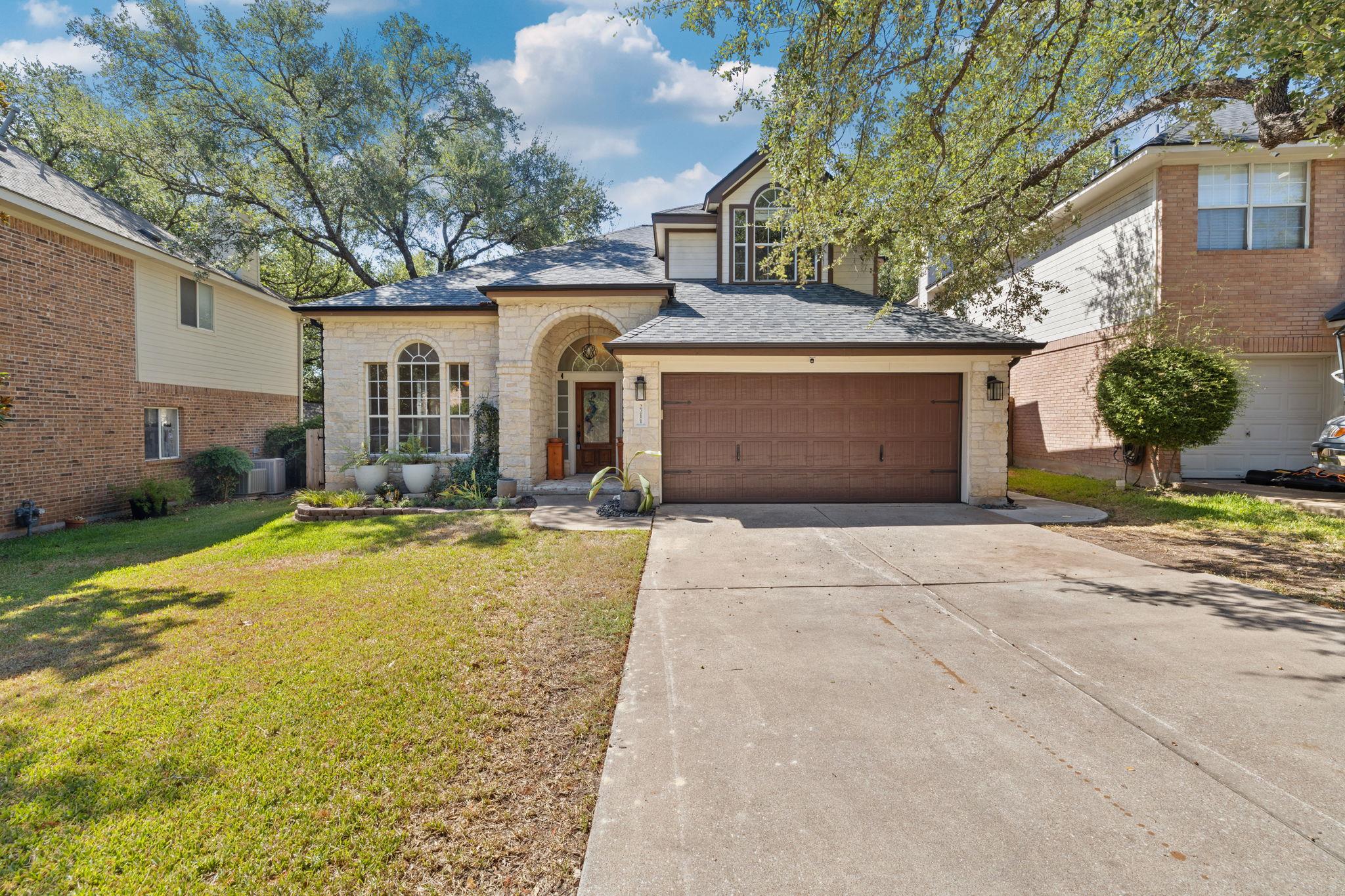 2211 Spring Hollow