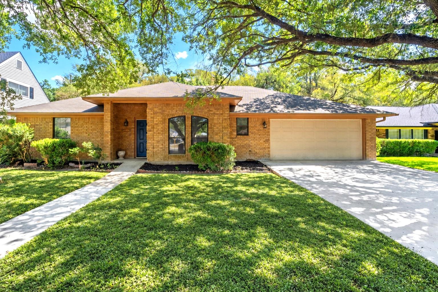 3213 Pecan Valley