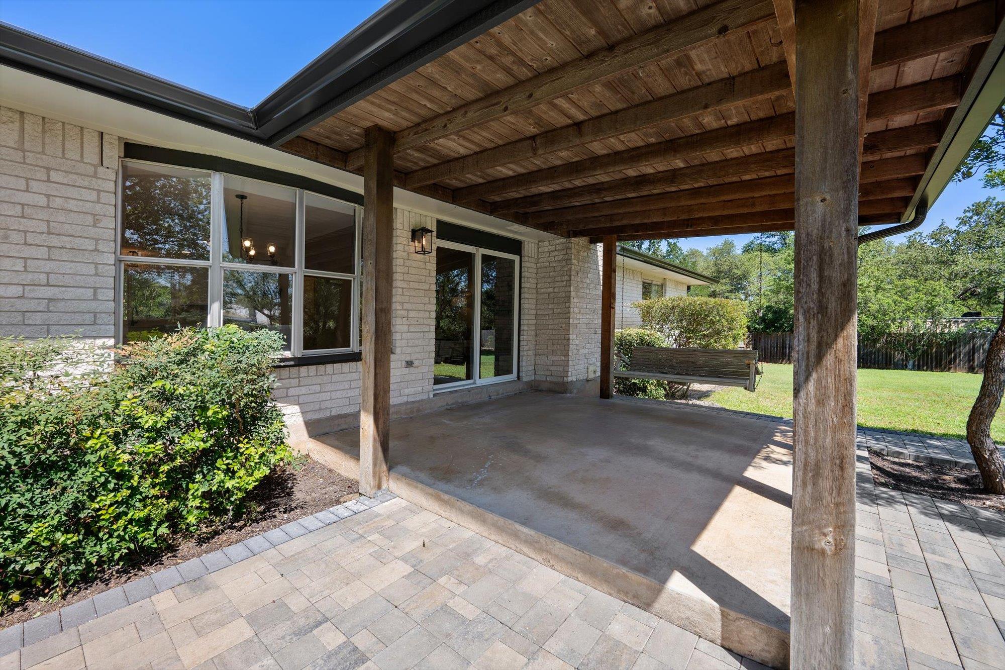 Photo 33