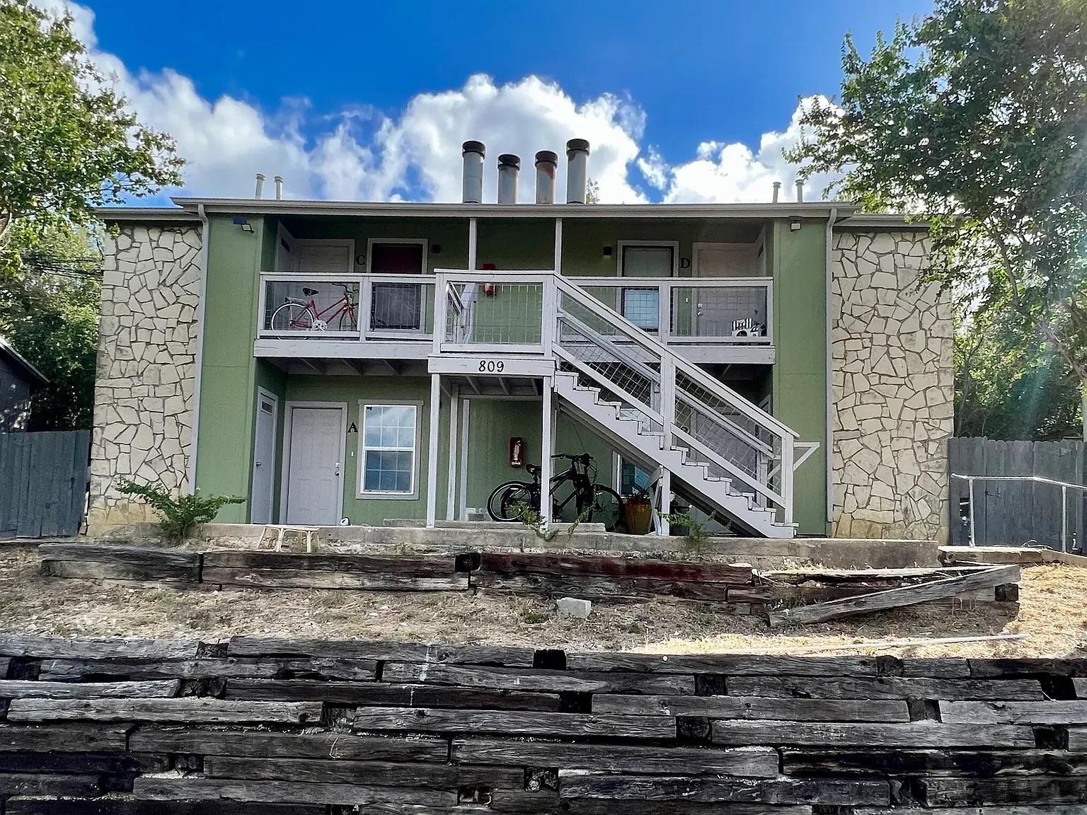 809 Bracewood