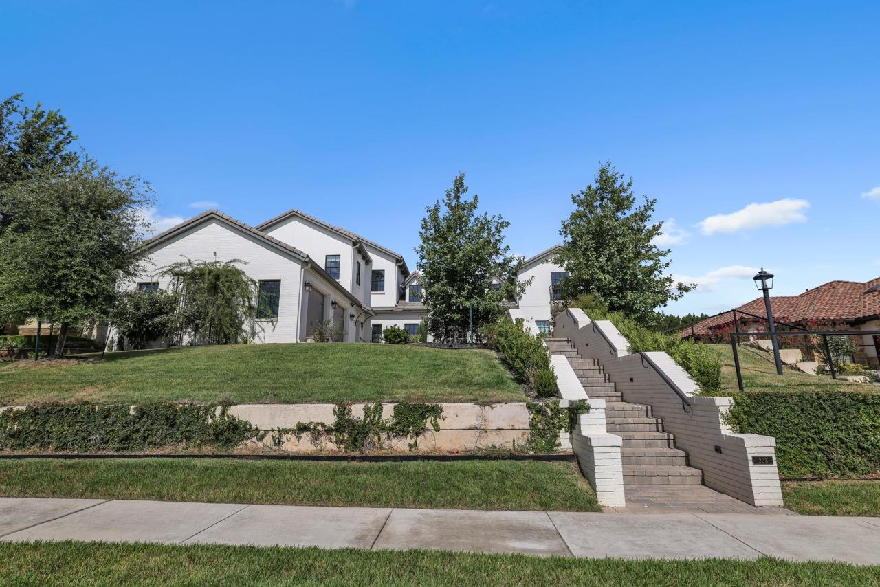 Single Family Residence