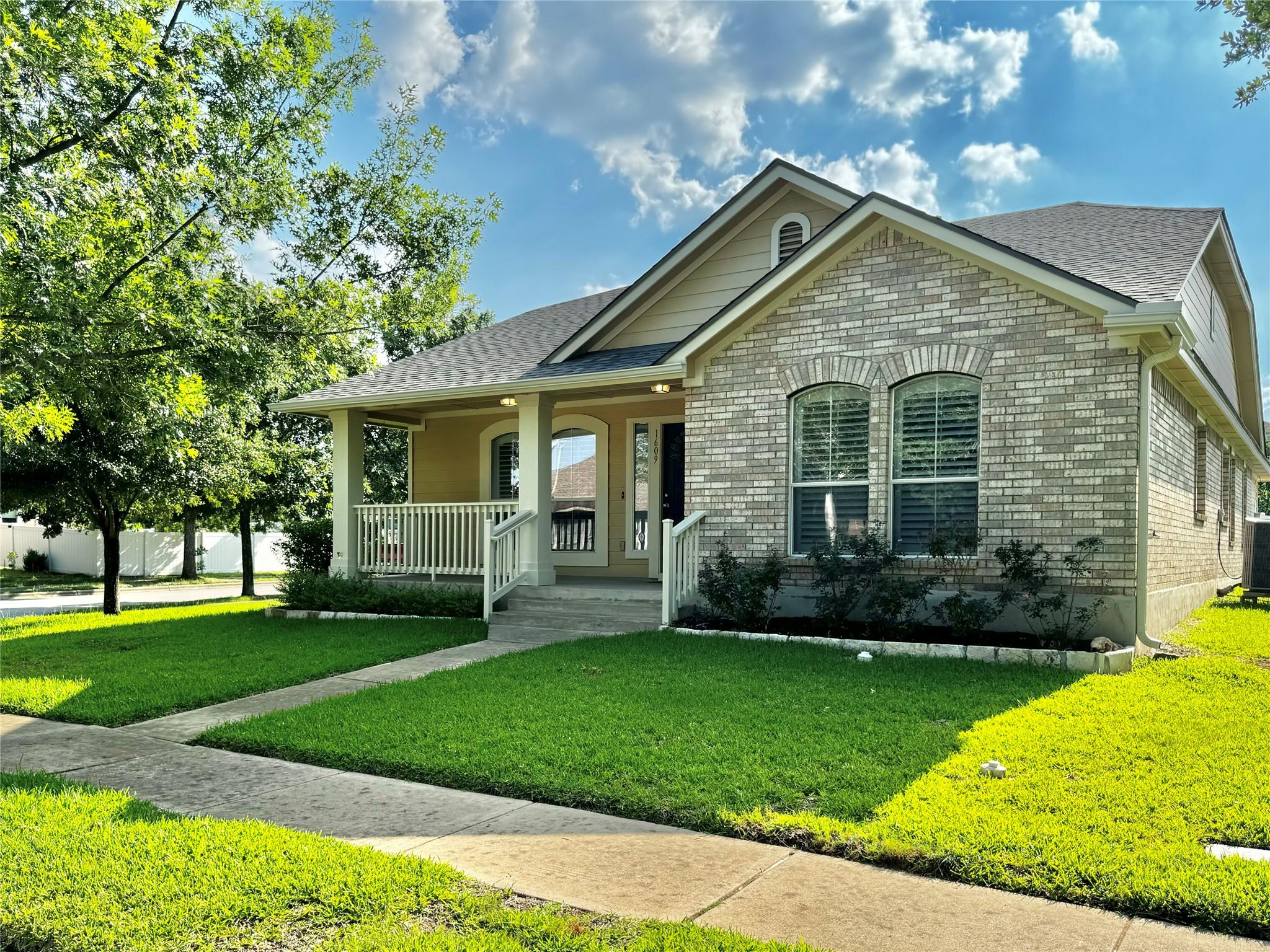 1609 Colorado Bend